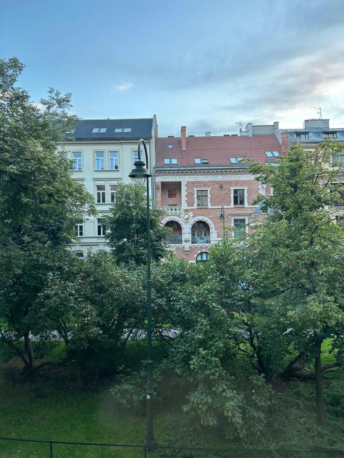 Kr Apartamenty Cracóvia Exterior foto