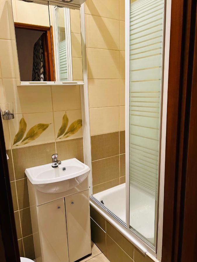 Kr Apartamenty Cracóvia Exterior foto
